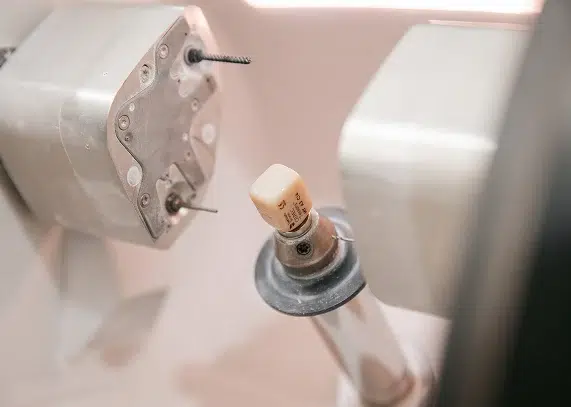 CEREC same-day crowns technology at Smile Lounge