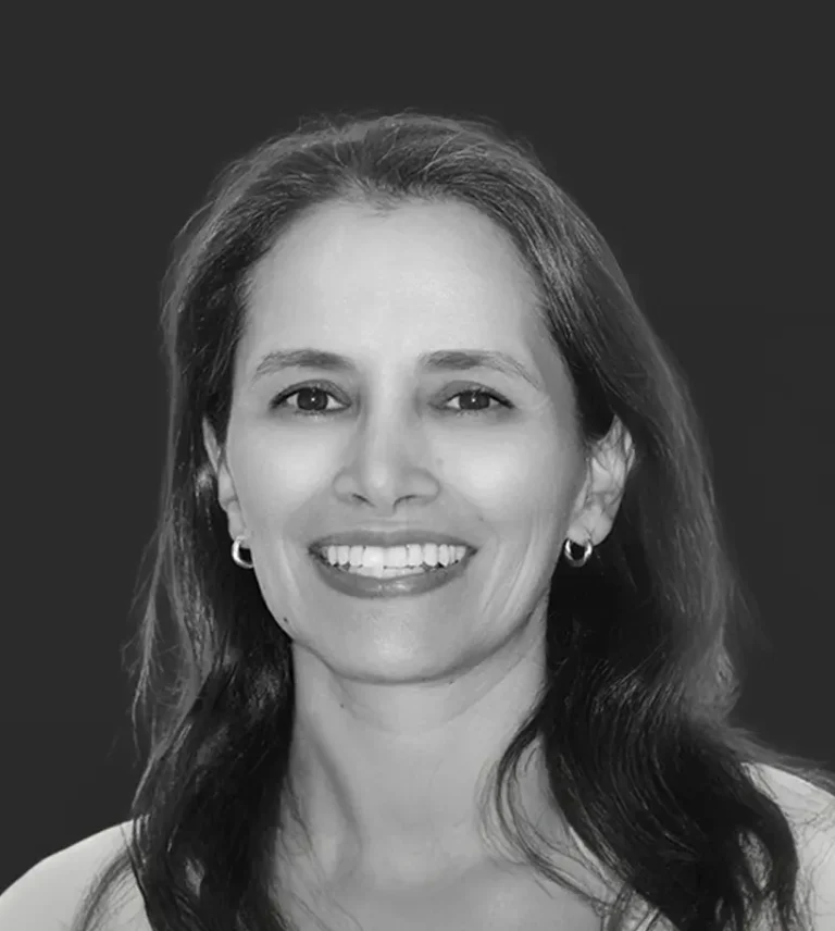 Dr Claudia Beltran, Dental Implants and Surgery at Smile Lounge in Narre Warren
